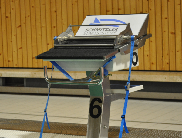 Schwimmtraining Rückenstarthilfe